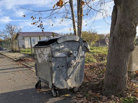 Зловеща находка в контейнер в Бургаско