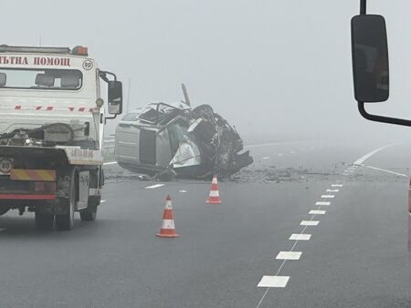 Четири са версиите за тежката катастрофа с три жертви на АМ "Тракия"
