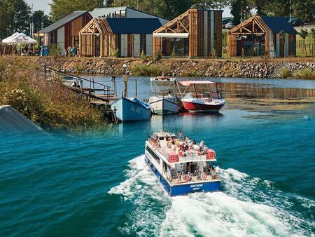 Никулден идва с катамаран до Ченгене скеле в Бургас, концерти ще радват публиката в Приморско и Царево