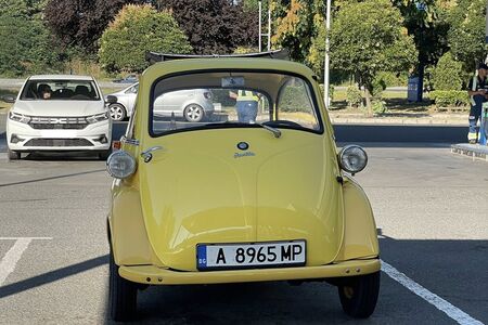 Откраднаха колекционерско бижу на BMW от ултраохраняем паркинг в Бургас