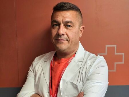 Световно признат специалист по онкопластична хирургия на гърдата преглежда в петък в Бургас