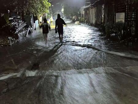 Потоп удари Варна, градушка помля Стара Загора