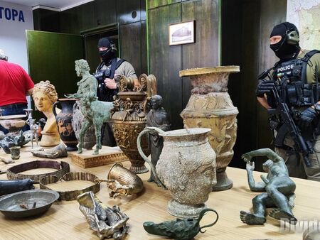 Разкриха престъпна мрежа за контрабанда на културни ценности за милиони евро
