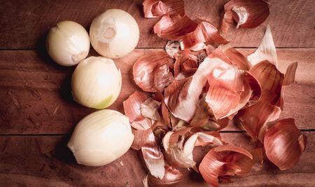 Лекарите мълчат, но хитрите домакини знаят: ето защо не хвърлят обелките на лука