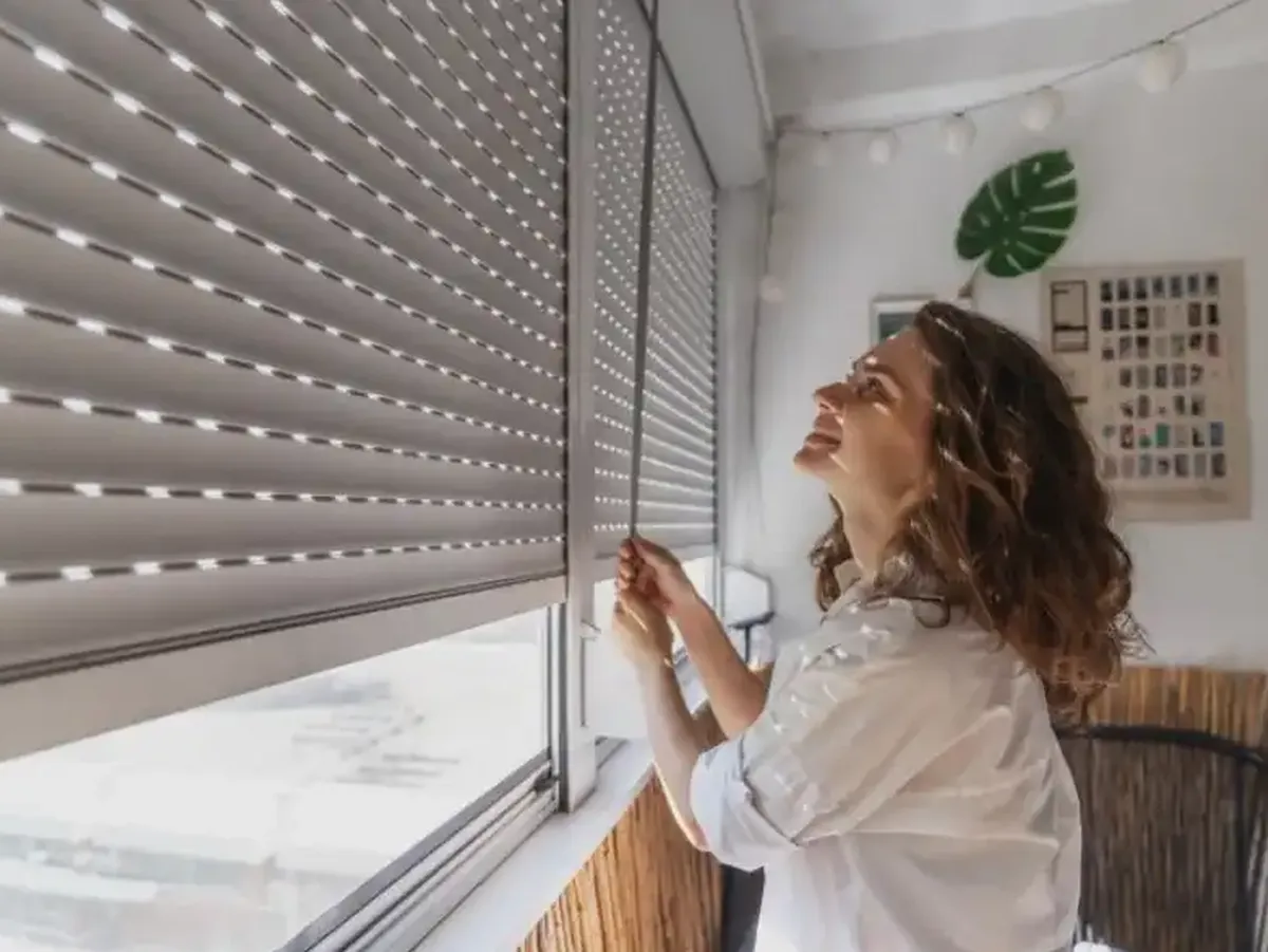 Тази събота в 17:18 ч. задължително дръпнете щорите и пердетата