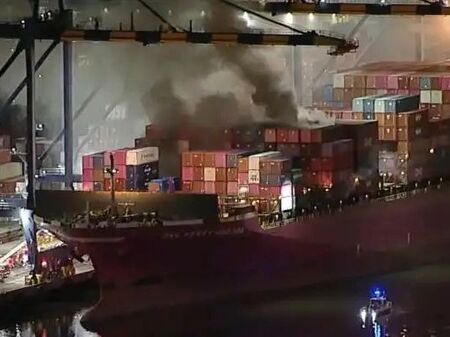 Мощен взрив в пристанището на Лос Анджелис