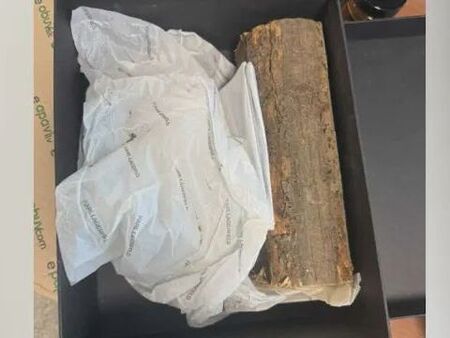 Вместо маркови обувки жена получи парче дърво от онлайн магазин