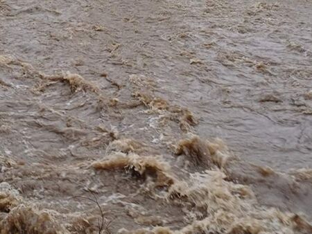 Високи нива на две големи реки в страната