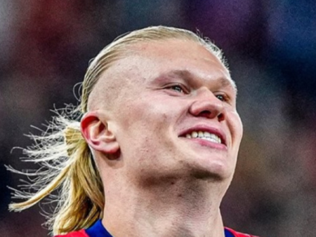 Ерлинг Холанд с интересен подарък към съотборниците си