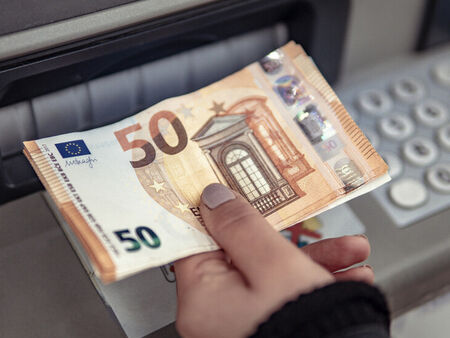 На Нова година - плащане само в брой, ПОС терминалите и банкоматите няма да работят