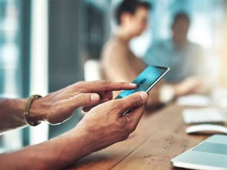 Операторите уведомяват месец по-рано, а потребителите имат два месеца да се откажат без неустойка