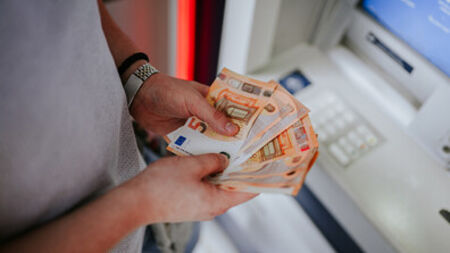 Вдигат командировъчните заради приемането на еврото