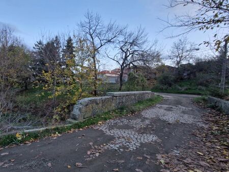 Неугледният парк "Златното езеро" се превръща в зеления рай на Карнобат (СНИМКИ)