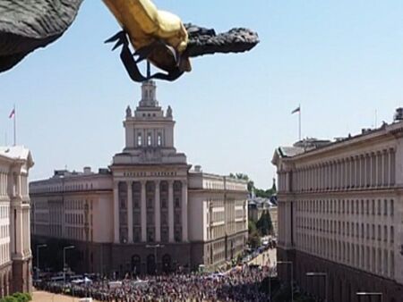 Партийните маймунки не чуват и не виждат исканията на бизнеса