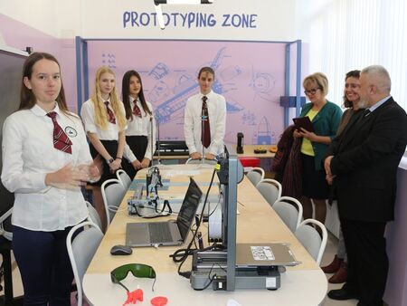 НЕГ „Гьоте“ – Бургас откри STEM център, който превръща училището в лаборатория на бъдещето