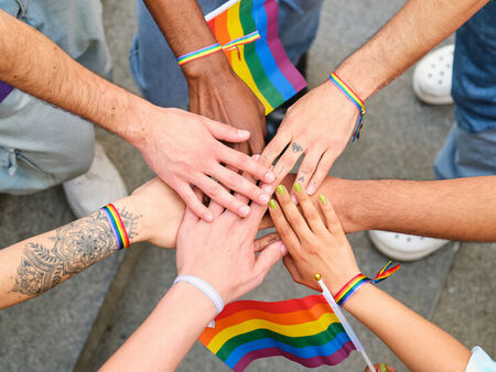 Гей бракове, сключени в държава членка на ЕС, вече ще трябва да бъдат признавани в целия блок