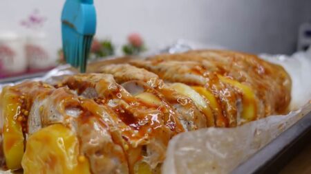 Готвя свинското само на шиш с картофи и меден сос - уникална вкусотия