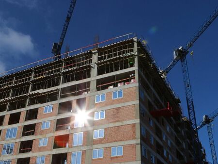 Спукване на имотния балон ли? Очакват още ръст на цените на недвижимите имоти