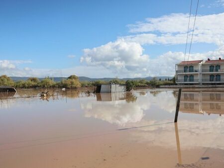 Наводнения и свлачища в Западна Гърция след бурята Адел
