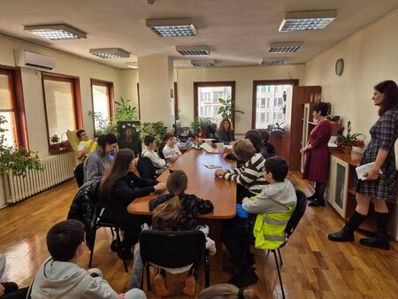 Шестокласници от ОУ„Княз Борис І“ влязоха в ролята на прокурори и съдии в Бургас