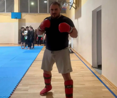 Убитият син на бизнесмен тренирал бойни спортове, но го нападнали осем мъже