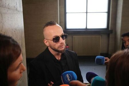 Гръцкият модел, задържан с д-р Хасърджиев, освободен срещу гаранция от 3000 лв.