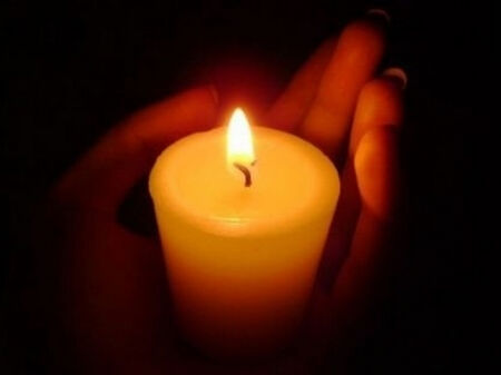 Отиде си легендарна певица