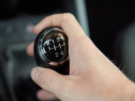 Какво да направите, ако лостът за скоростите блокира?