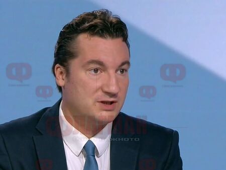 Блъфира ли Зафиров? Крум Зарков: Партията е употребена в надлъгването между главатарите