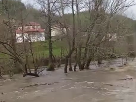 Българи настръхнаха, притесняват се от голям потоп