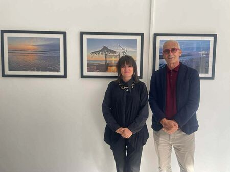 Фотографът Милуш Киряков дари част от изгревите си на Колежа по туризъм в Бургас