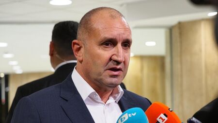 Радев: Този бюджет е предупреждение за това, което ни очаква в еврозоната