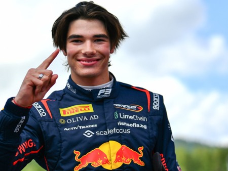 Никола Цолов със силен старт във Формула 2