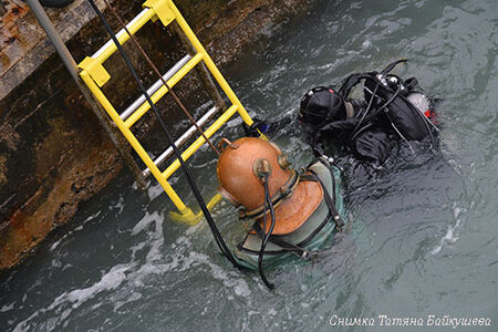 Водолази ще се гмурнат в морето с ретро костюми на празника на Бургас