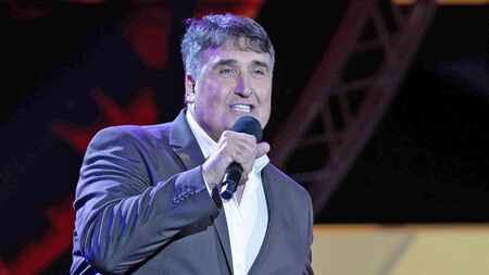 Бардът на шлагерите Веселин Маринов: Щях да ритна камбаната от един зъб!