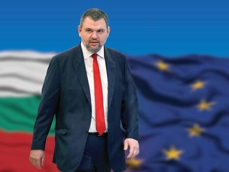 Делян Пеевски обвини президента за погромите и палежите в София