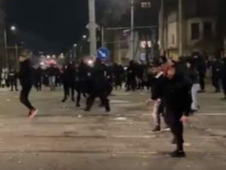 След безредиците: Щети по трамваи и инфраструктура в София