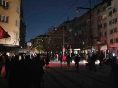 Напълно възстановено е електричеството в столицата
