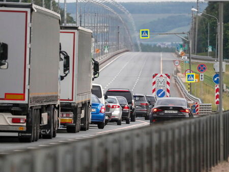 Движението на камионите се ограничава по време на празниците