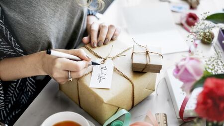 Защо не трябва никога да слагате подаръци в хартиени торбички