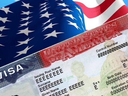 САЩ спира обработката на визи и зелени карти за имигранти от 19 страни