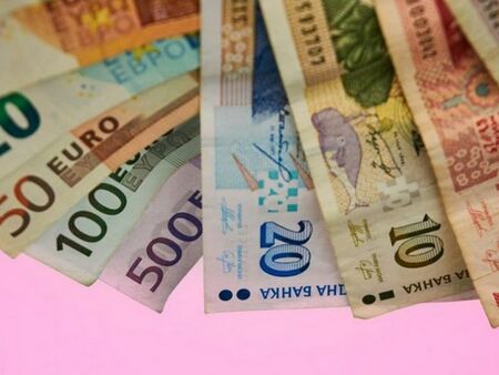 Настана паника, всеки иска евро! Търсенето скочи със 120%