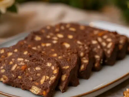 Божествен коледен салам: Десертът, който изчезва пръв от празничната трапеза