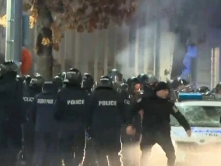 Майка на задържано на протеста момче: Момичета бяха връзвани за пейки, синът ми е бит и напръскан с газ