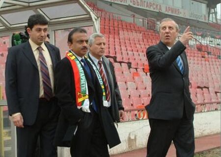 Бивш собственик на ЦСКА вдигнал най-голямата гей сватба