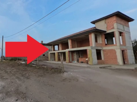 Костадин Костадинов строи луксозна къща за 1 млн. лв. на първа линия в Тюленово