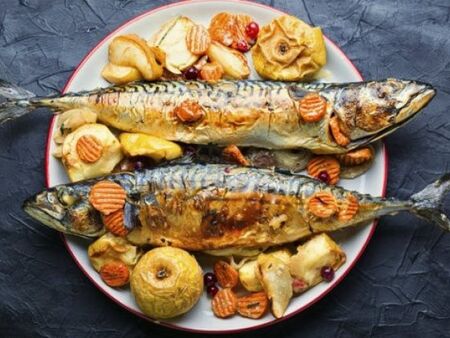 Рецепта за пълнена скумрия с орехи за Никулден