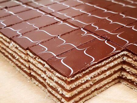 Маджарица – класическата рецепта за прочутия шоколадов десерт с тънки кори и богат крем