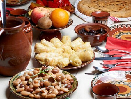 Коледната трапеза през 2025 г.: С какво поскъпнаха храните и колко ще ни струват празниците