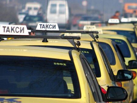 Такси услугите поскъпнаха — как изглежда тарифеният скок в големите градове и какво се случва в Бургас
